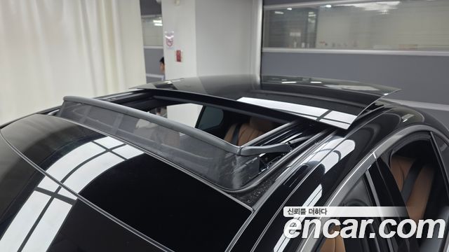 Mercedes-Benz E-Class E300 4MATIC AMG Line