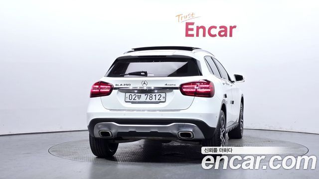 Mercedes-Benz GLA-Class GLA250 4MATIC