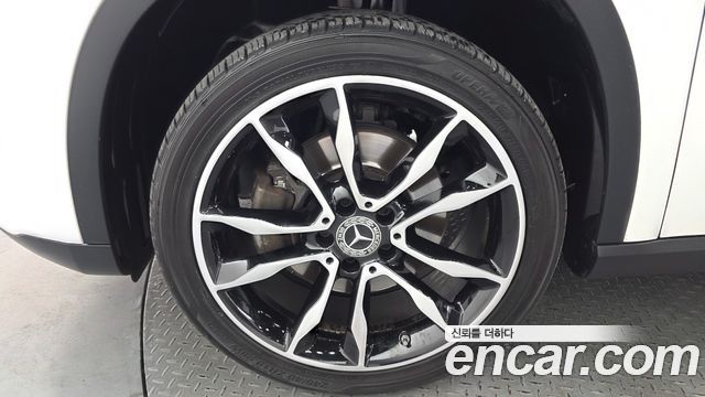 Mercedes-Benz GLA-Class GLA250 4MATIC