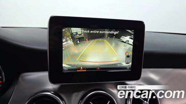 Mercedes-Benz GLA-Class GLA250 4MATIC