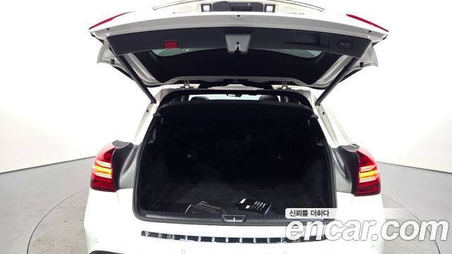 Mercedes-Benz GLA-Class GLA250 4MATIC