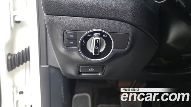 Mercedes-Benz GLA-Class GLA250 4MATIC