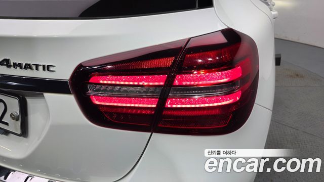 Mercedes-Benz GLA-Class GLA250 4MATIC