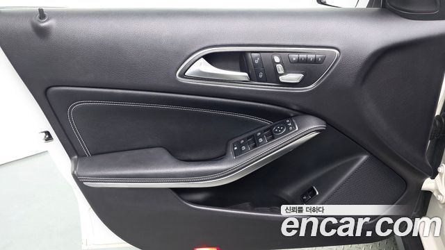 Mercedes-Benz GLA-Class GLA250 4MATIC