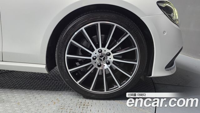 Mercedes-Benz E-Class E250 Avantgarde