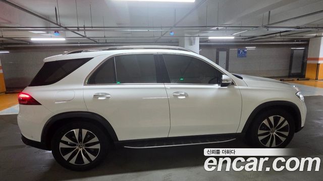 Mercedes-Benz GLE-Class GLE300d 4MATIC
