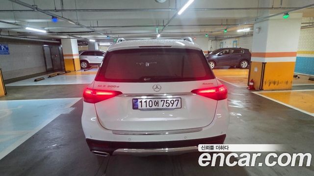 Mercedes-Benz GLE-Class GLE300d 4MATIC