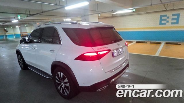 Mercedes-Benz GLE-Class GLE300d 4MATIC