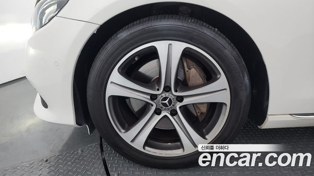 Mercedes-Benz E-Class E300 Avantgarde