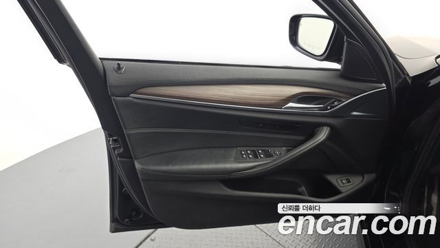 BMW 5-Series 520d M Sport Package Plus