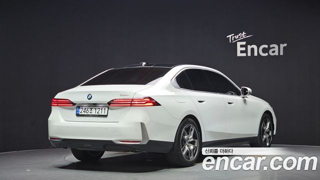 BMW 5-Series 520i