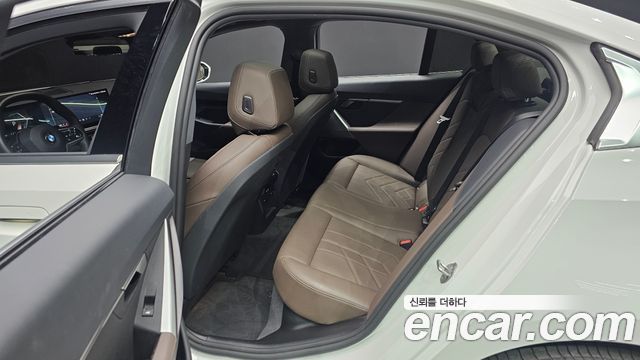 BMW 5-Series 520i