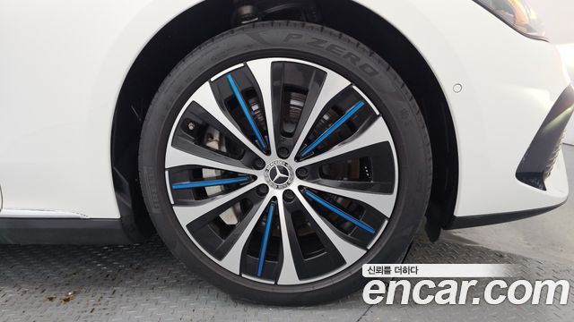 Mercedes-Benz EQE EQE350+