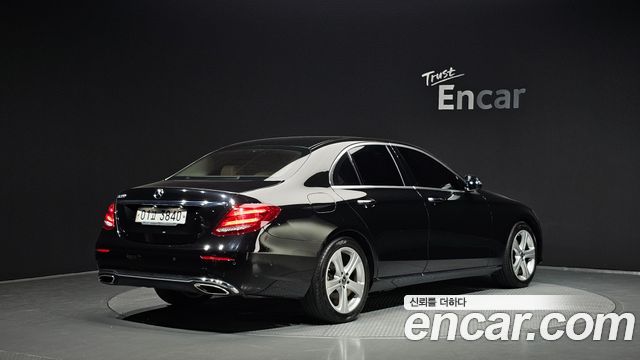 Mercedes-Benz E-Class E200 Avantgarde