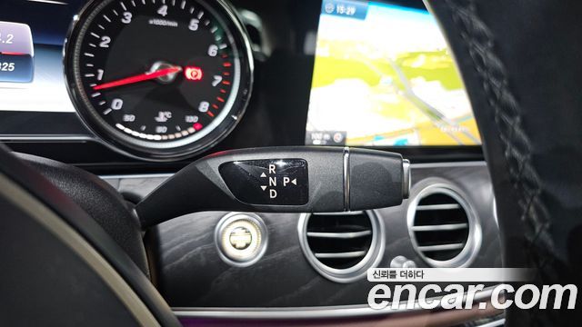 Mercedes-Benz E-Class E200 Avantgarde