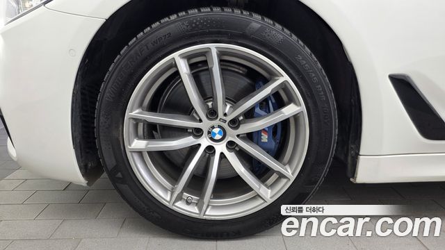 BMW 5-Series 530i xDrive M Sport Package