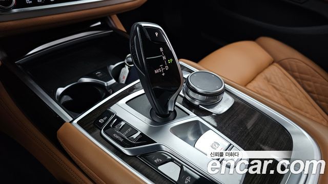 BMW 7-Series 740Li xDrive Design Pure Excellence