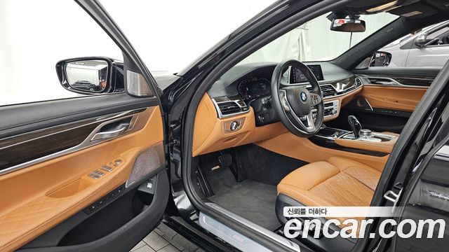 BMW 7-Series 740Li xDrive Design Pure Excellence