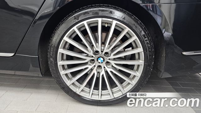 BMW 7-Series 740Li xDrive Design Pure Excellence