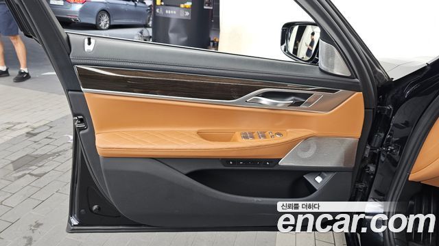 BMW 7-Series 740Li xDrive Design Pure Excellence