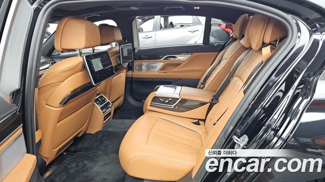 BMW 7-Series 740Li xDrive Design Pure Excellence