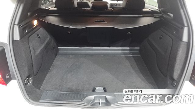 Mercedes-Benz B-Class B220