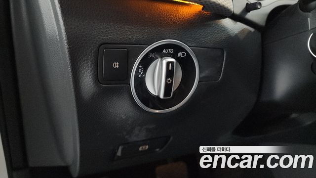 Mercedes-Benz B-Class B220