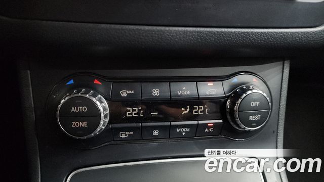 Mercedes-Benz B-Class B220