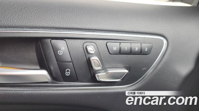 Mercedes-Benz B-Class B220
