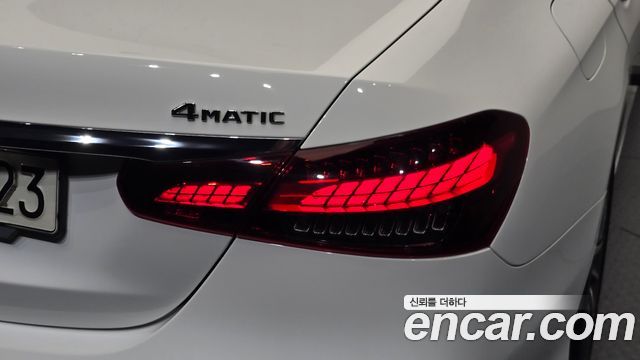 Mercedes-Benz E-Class E350 4MATIC AMG Line