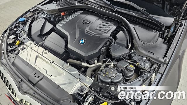 BMW 3-Series 320i Luxury
