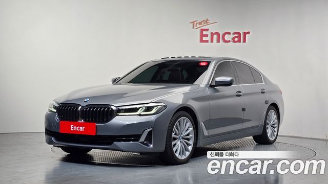 BMW 5-Series 530i xDrive Luxury