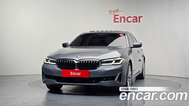 BMW 5-Series 530i xDrive Luxury