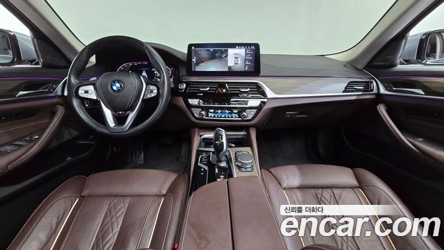 BMW 5-Series 530i xDrive Luxury