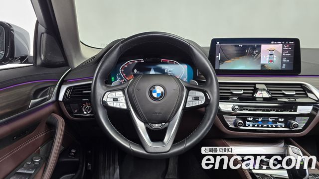 BMW 5-Series 530i xDrive Luxury
