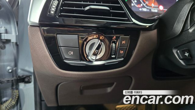 BMW 5-Series 530i xDrive Luxury
