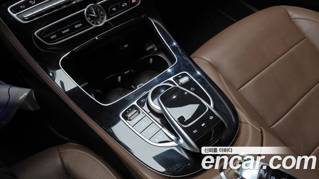 Mercedes-Benz E-Class E220d Avantgarde