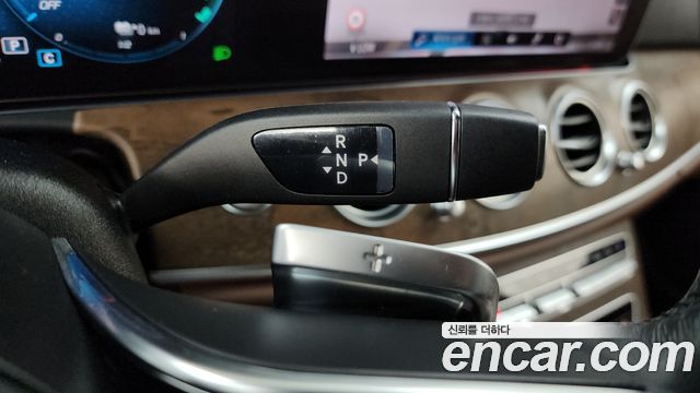 Mercedes-Benz E-Class E300e 4MATIC Exclusive
