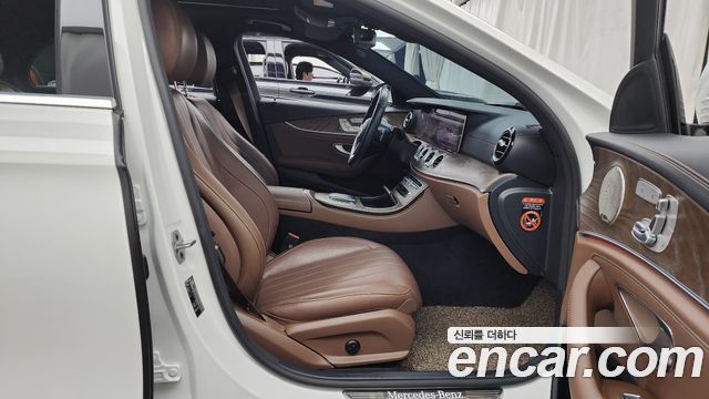 Mercedes-Benz E-Class E300e 4MATIC Exclusive