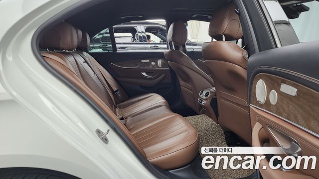 Mercedes-Benz E-Class E300e 4MATIC Exclusive