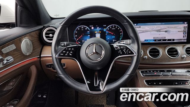 Mercedes-Benz E-Class E300e 4MATIC Exclusive