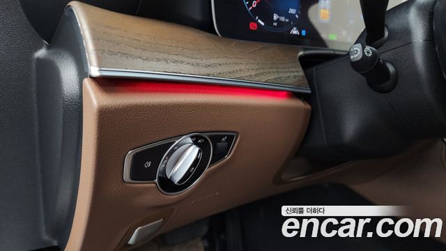 Mercedes-Benz E-Class E300e 4MATIC Exclusive