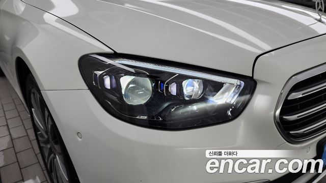 Mercedes-Benz E-Class E300e 4MATIC Exclusive