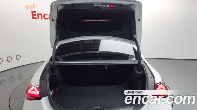 Mercedes-Benz E-Class E200 AMG Line