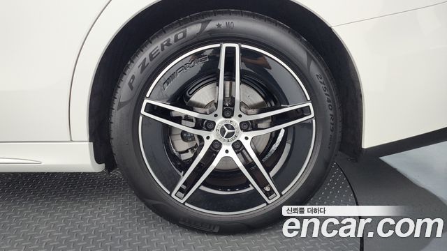 Mercedes-Benz E-Class E200 AMG Line
