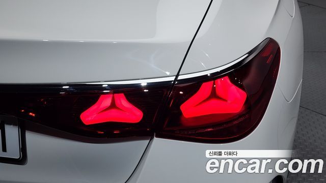 Mercedes-Benz E-Class E200 AMG Line