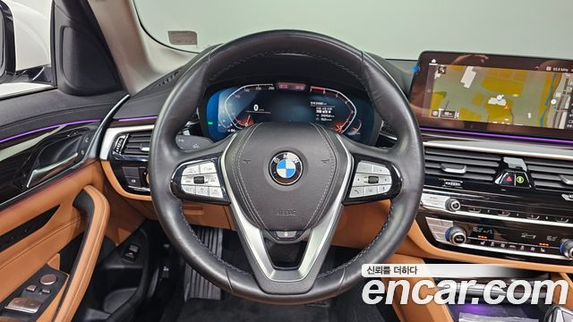 BMW 5-Series 520i Luxury