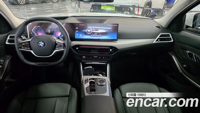 BMW 3-Series 320i