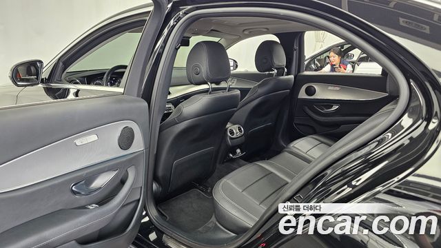 Mercedes-Benz E-Class E200 Avantgarde