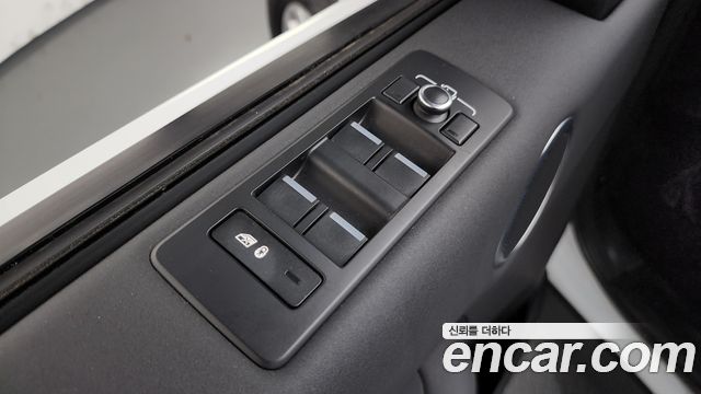 Land Rover Discovery 3.0 SD6 SE